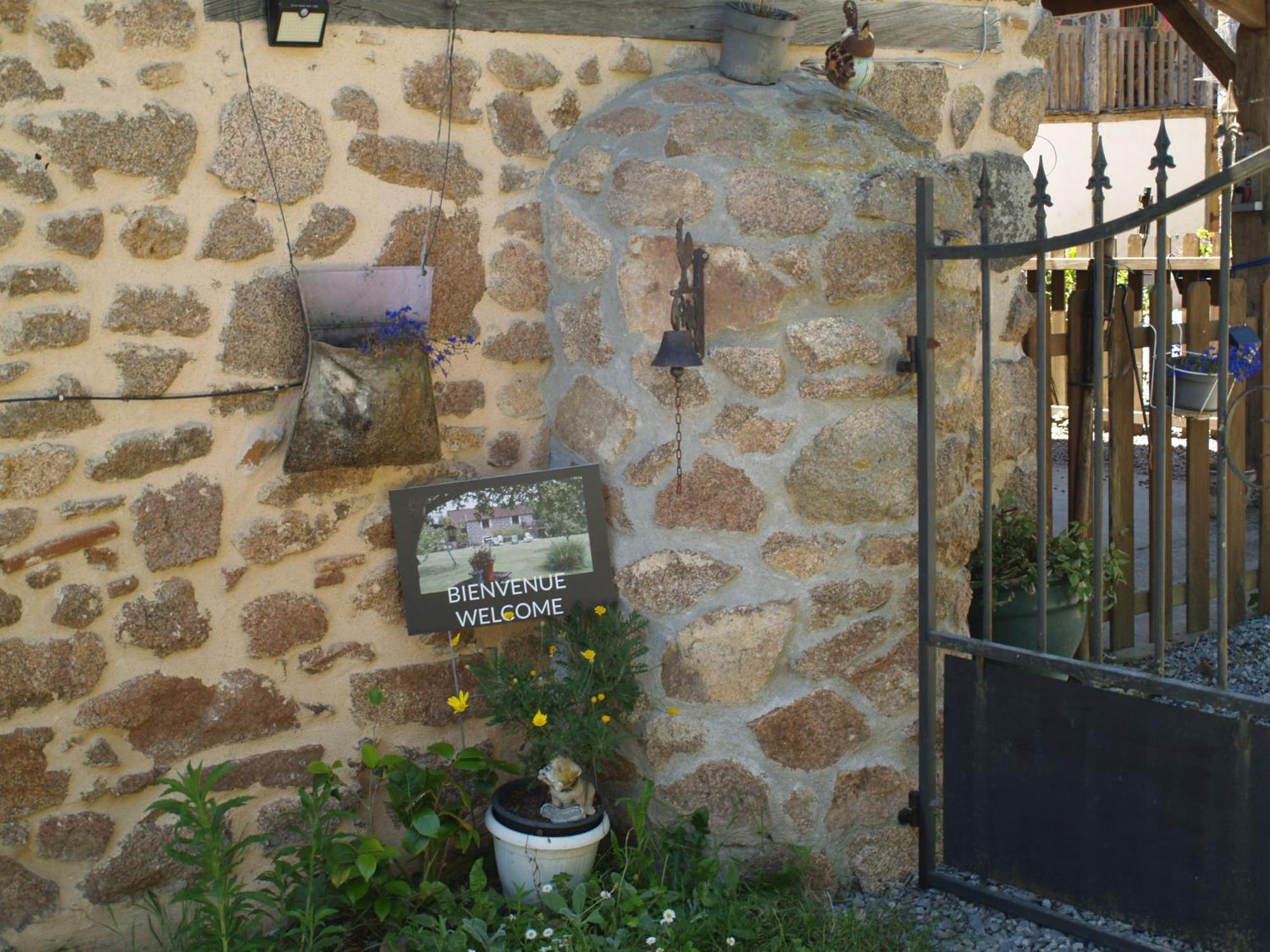 Tranquille Vienne Gites A Chirac Dept Charente Екстер'єр фото